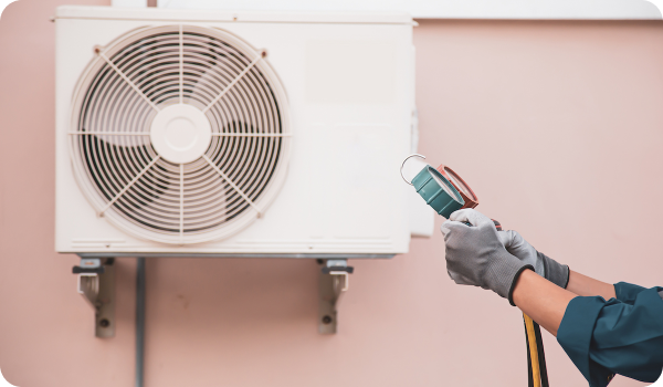 The tradesmen who install or perform maintenance on heating or air conditioning units, are the ones responsible for the luxury of having your home at the perfect temperature in all seasons.