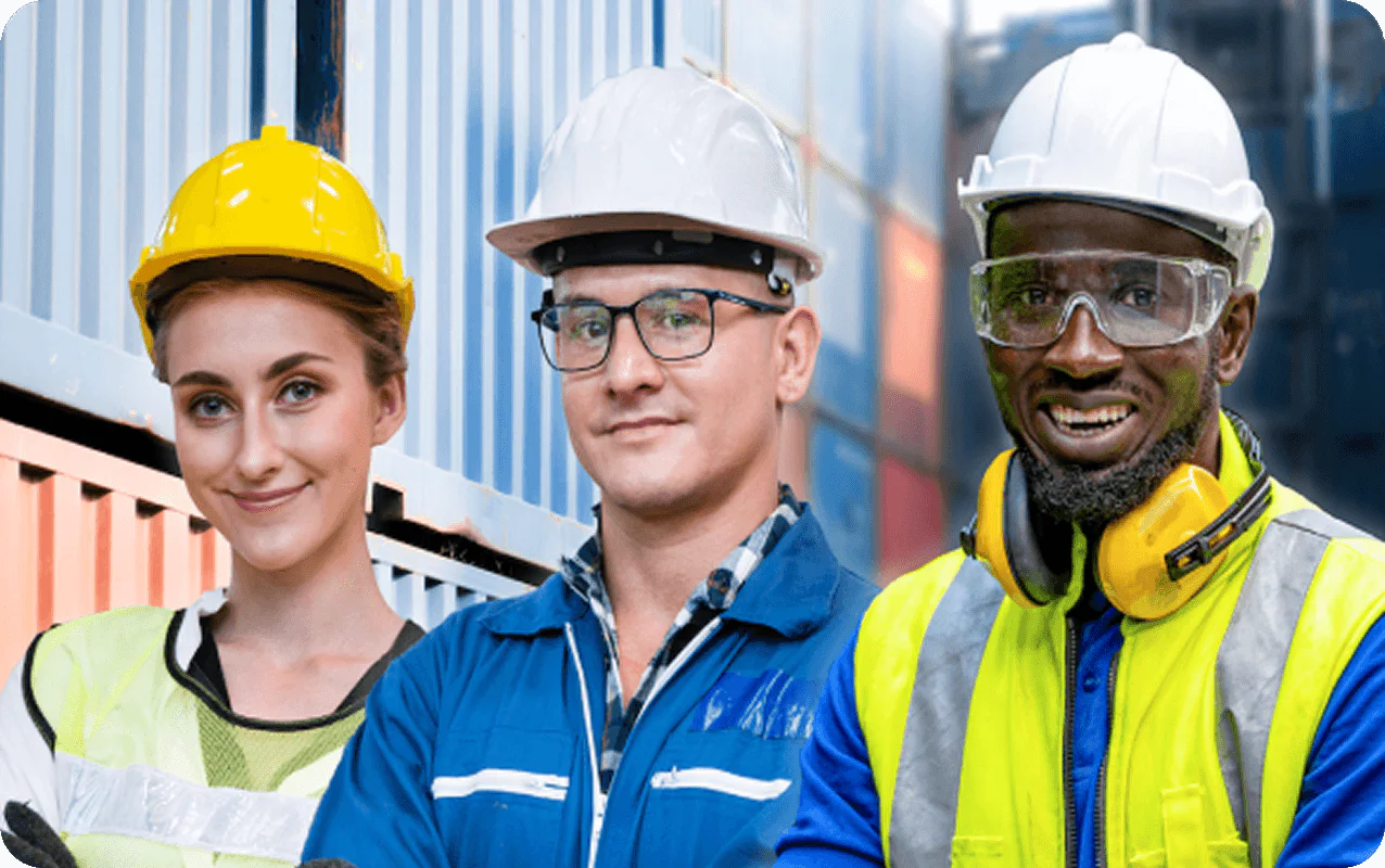 Grupo De Trabajadores De Ingeniería De Pie Con Confianza, Con Traje De Trabajo Azul Y Casco De Seguridad, Al Frente De Contenedores, Concepto De Industria Inteligente, Trabajadores Operando